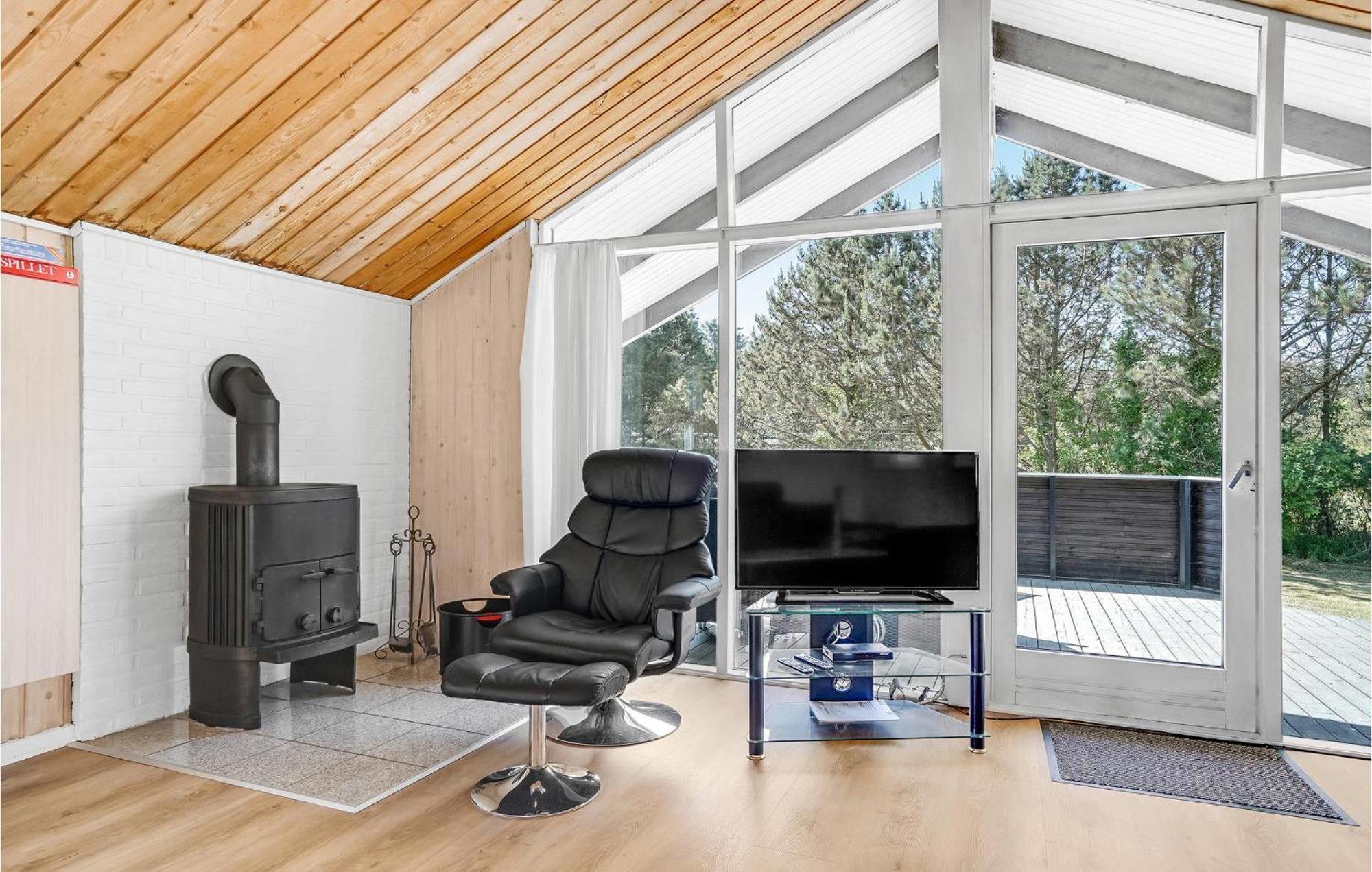 Amazing Home In Blavand With Wifi Eksteriør billede